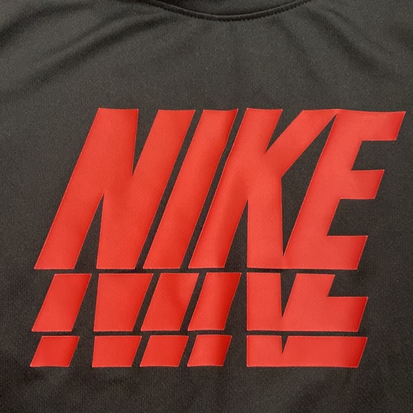 Red and black silky Nike t shirt gently used - Picture 2 of 2